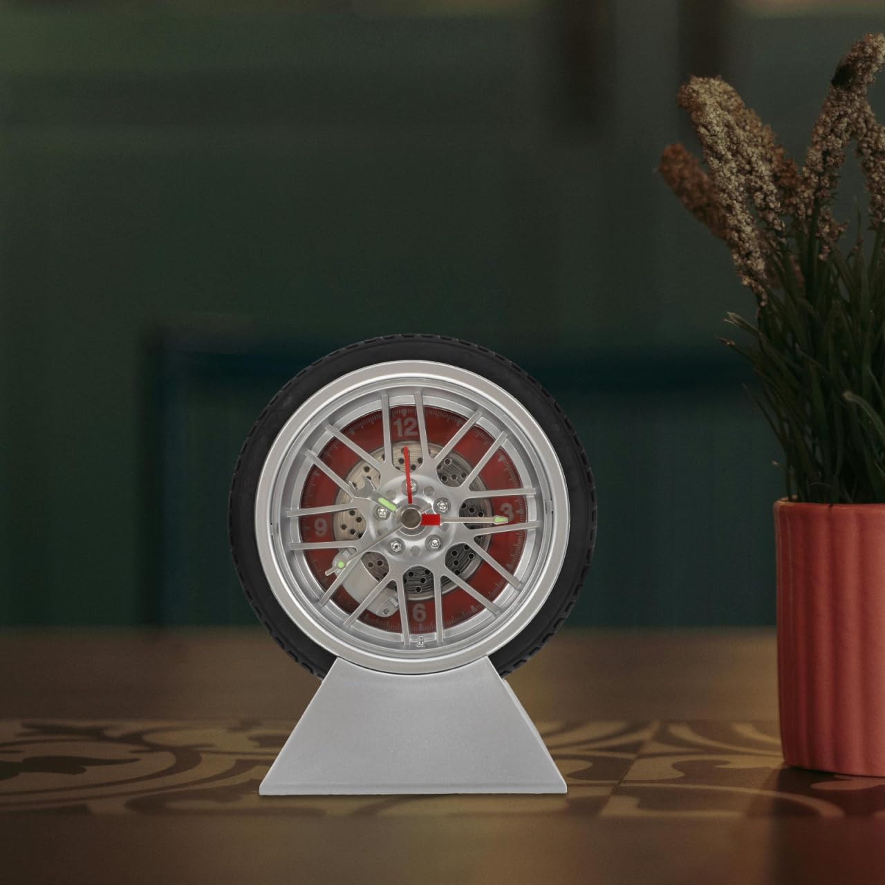 Hemobllo 4.5" Tire Desk Clock – Silent Quartz Battery Operated Mini Car Wheel Clock for Bedroom, Garage, Office – Vintage Decor & Unique Gift for Car Enthusiasts