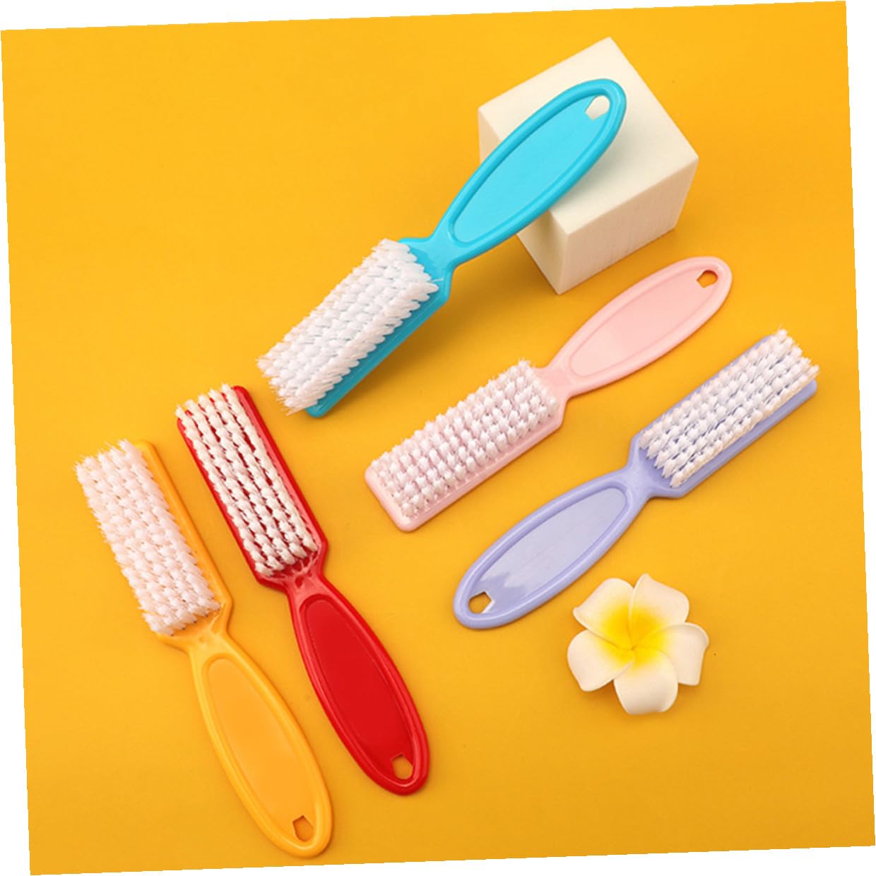 Spazzola per Unghie in Plastica 24 Pezzi Set, Piccola Spazzola per Manicure Ergonomica per Pulizia Unghie Mani e Piedi, Accessorio Compatto per Uso Domestico e Colore Casuale