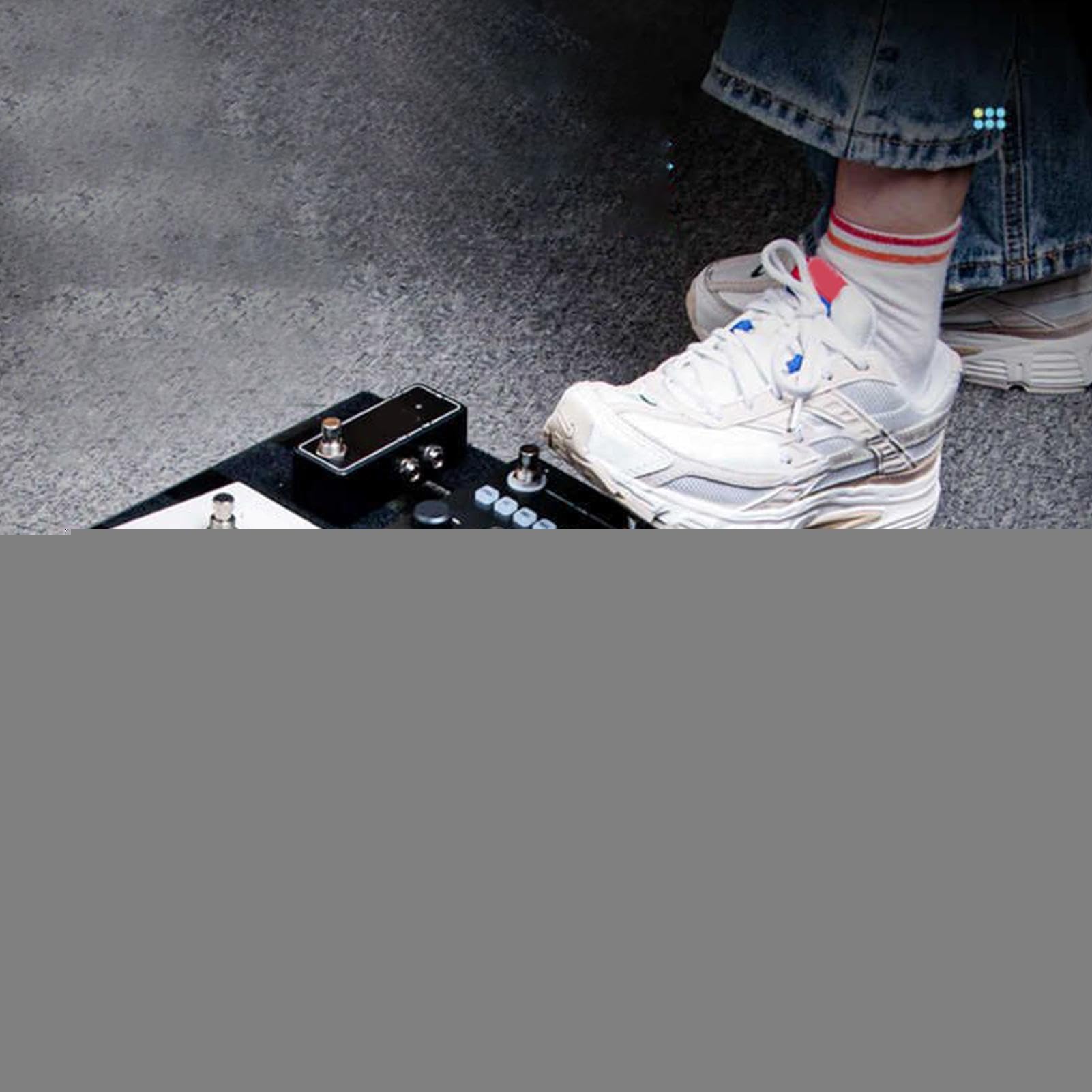 Pedalboard Metallico per Chitarra Musicali Robusti e di Precisione | Pedaliera Organizzacavi da Chitarra Per palco, studio, amanti della musica, musicisti, professionisti, principianti