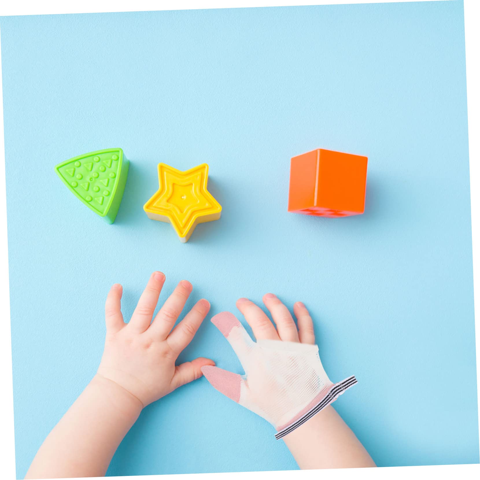 AOKWAWALIY 2 Pairs Baby Finger Sucking Stop Glove Nail Biting Guard Comfortable Boys and Girls Tools for Home Outdoor