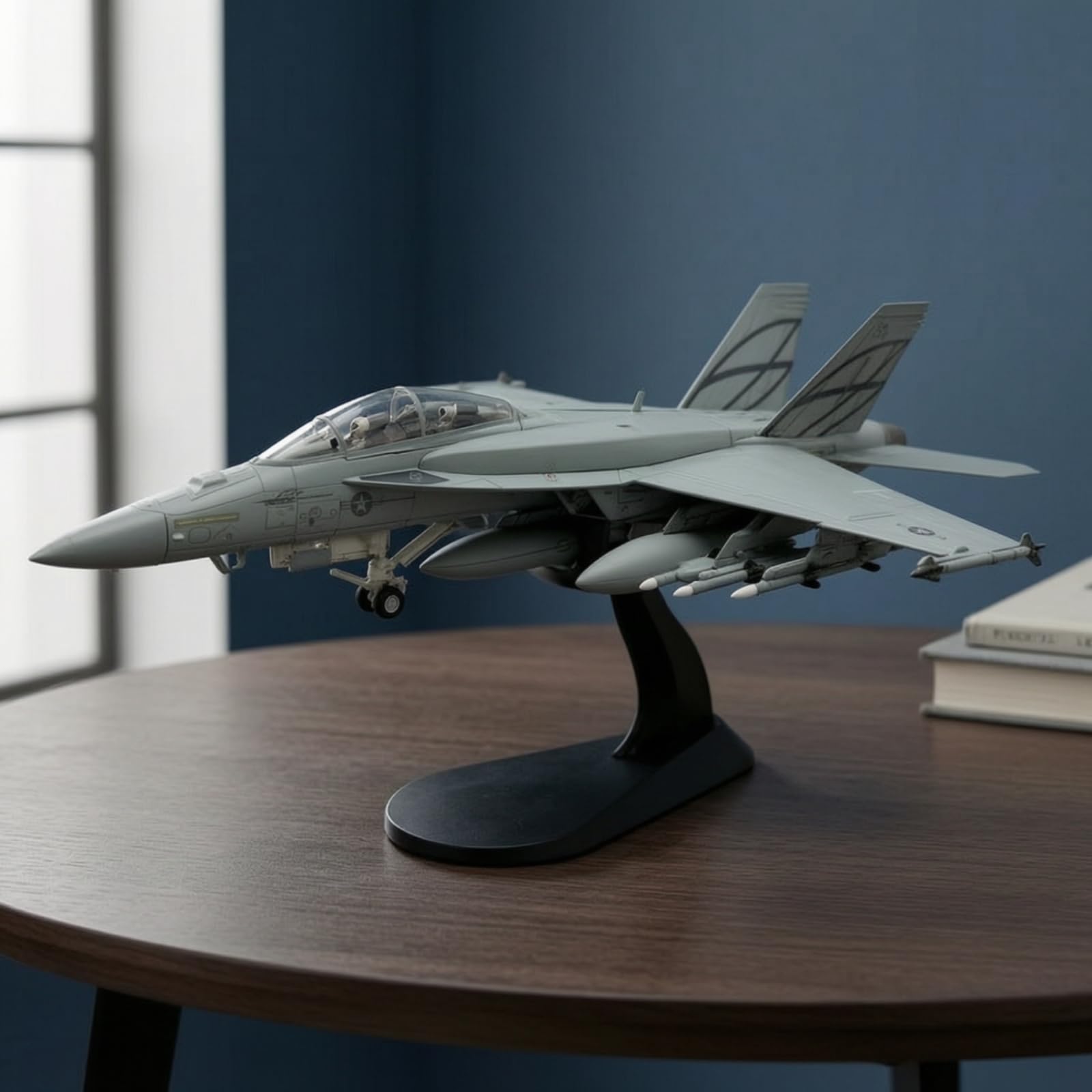Milageto Modellino di Aereo in 1:72 Realistico Aereo da Caccia in 1:72 Leggero Modellino Statico con Piedistallo per Studio, Ufficio, style to 1