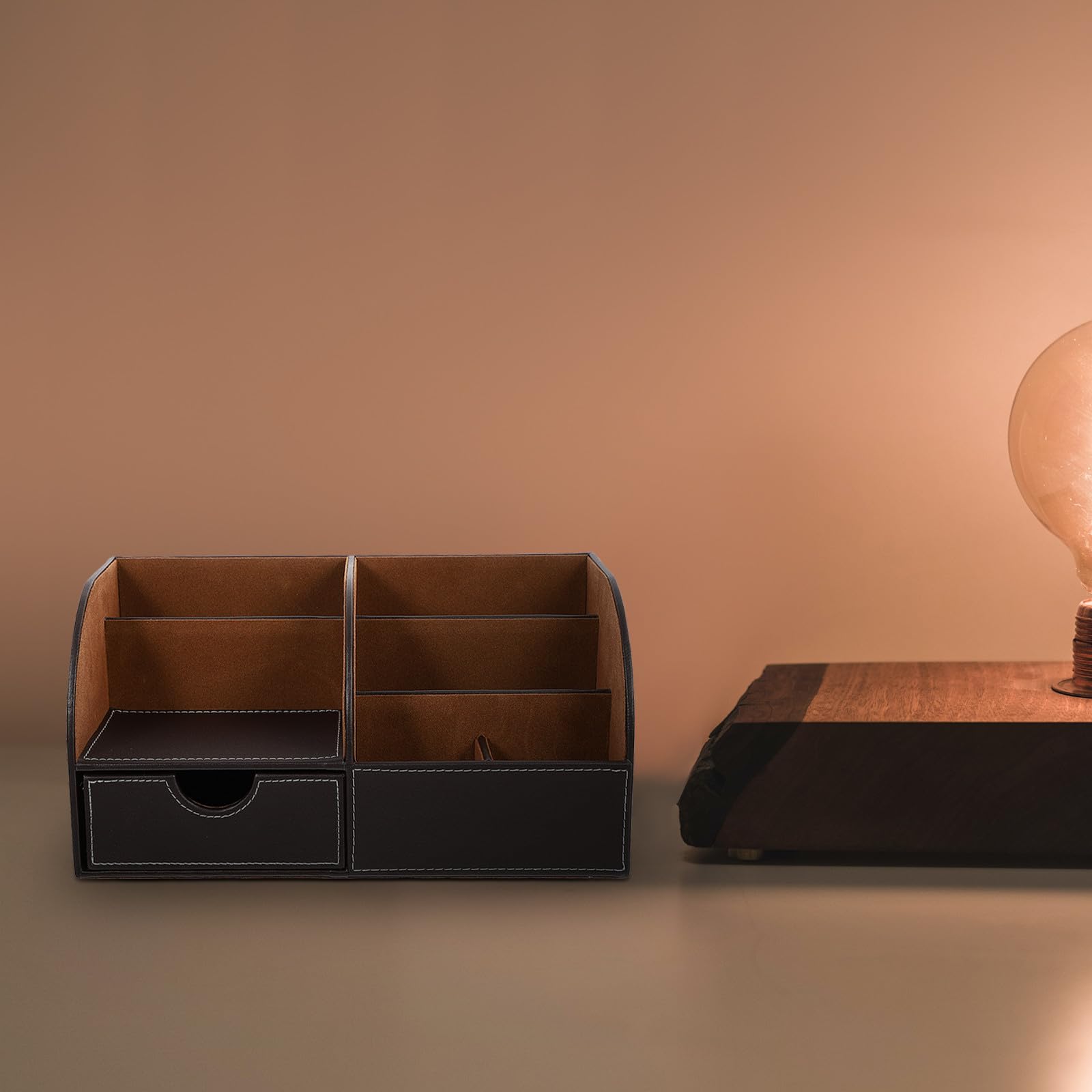 Multifunktionaler Stiftehalter Kreatives Design und Verarbeitung aus Pu Leder Poliert Handschonend für Büro und Schule