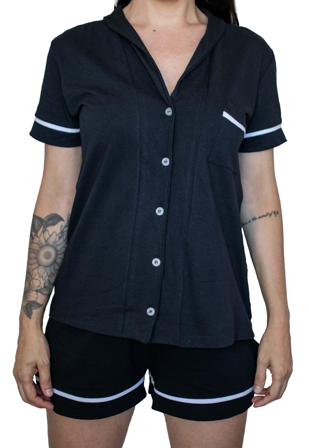 Pijama Algodão Feminino Curto Americano Manga Curta com Botão Botões Verão Adulto indicado Gestante Amamentação e Pós cirúgico – Preto em promoção! Veja a oferta e mais achadinhos de Moda íntima 6 Hoje é o melhor dia para comprar Pijama Algodão Feminino Curto Americano Manga Curta com Botão Botões Verão Adulto indicado Gestante Amamentação e Pós cirúgico – Preto com aquele preço maroto! Promoção! Aproveite a oferta! 6