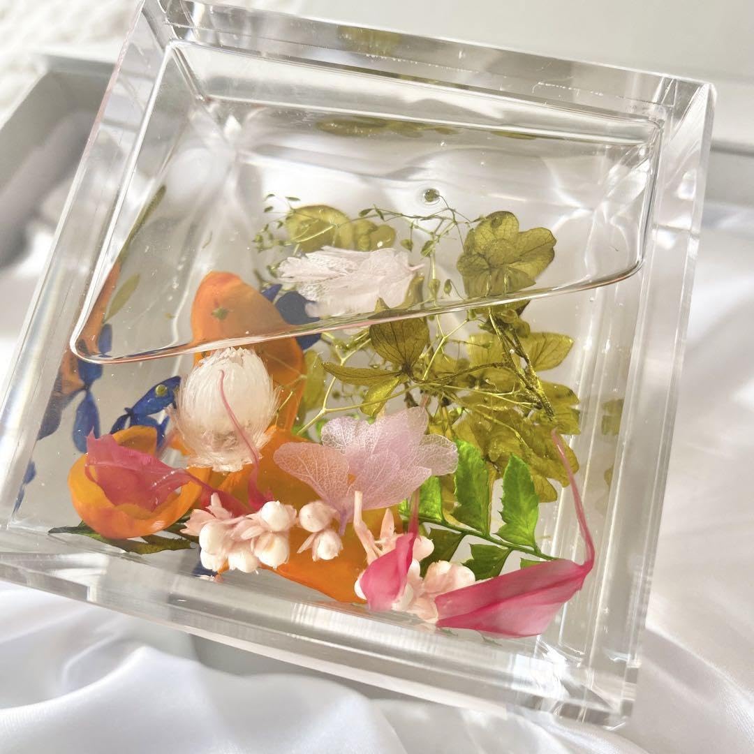 ハーバリウム hikka (ヒッカ)プリザーブドフラワー ギフト ハーバリウム スリムボトル | hikka（ヒッカ）のプレゼント・ギフト