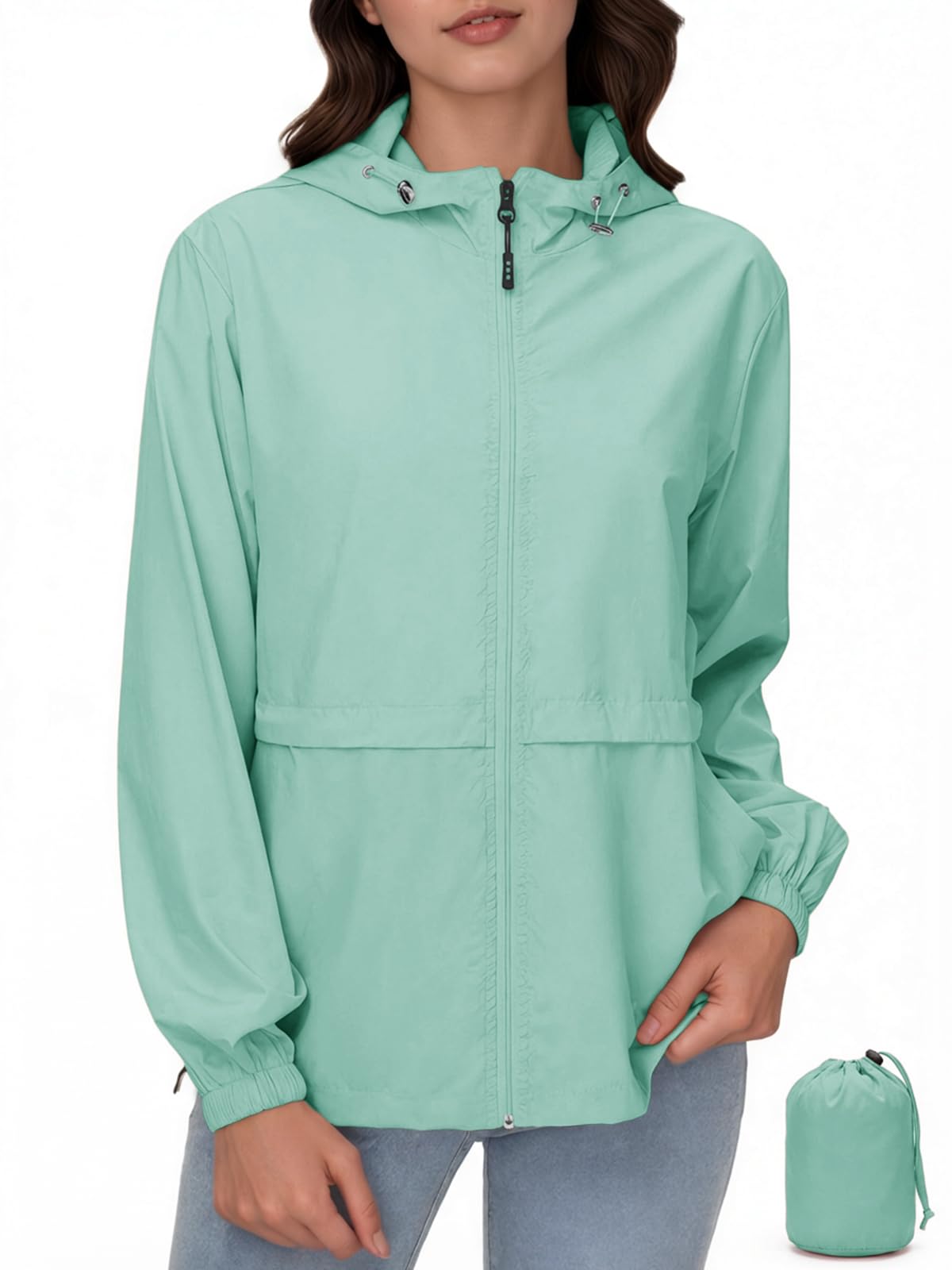 Chaqueta cortavientos mujer impermeable y funcional con capucha 7