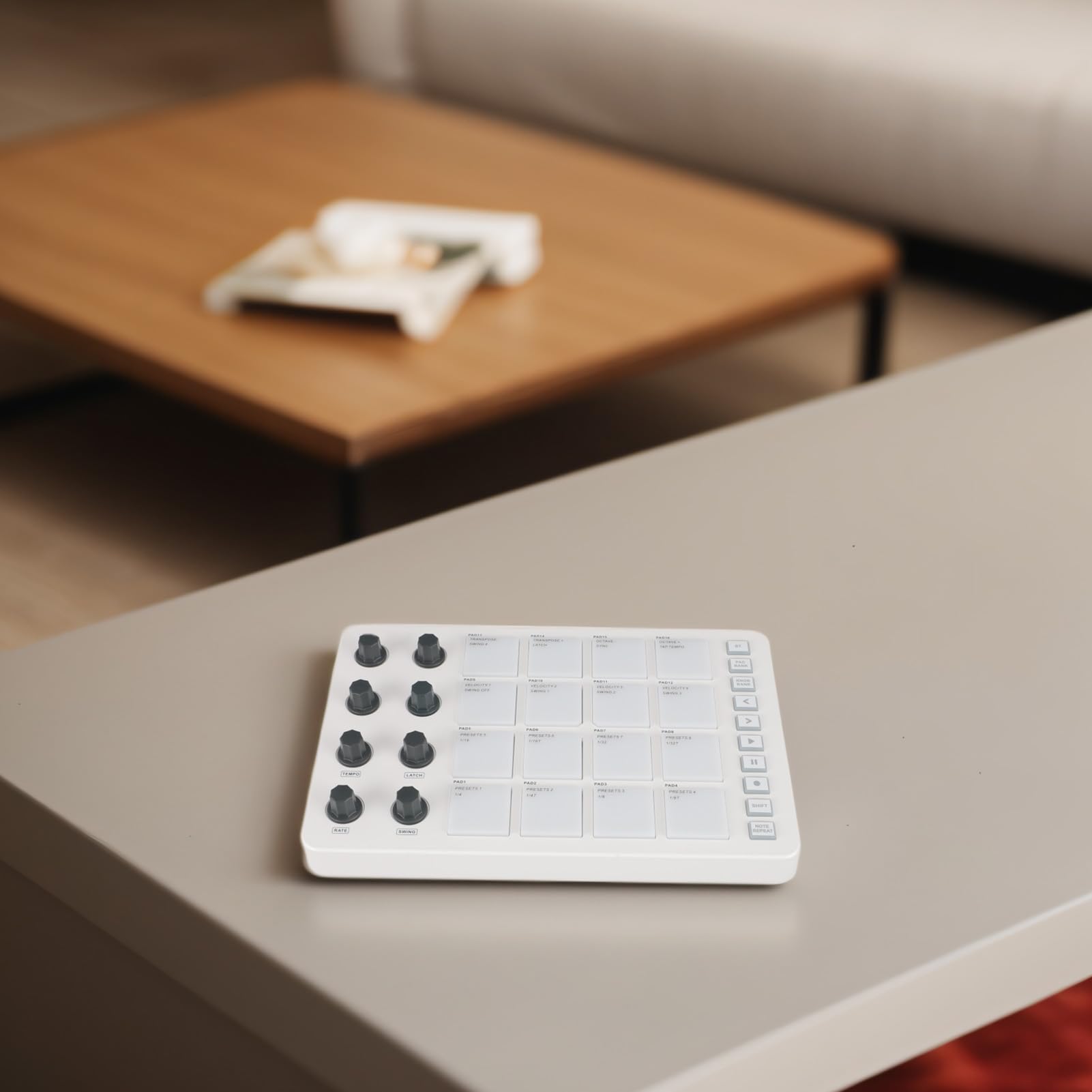 Ejoyous Controlador USB MIDI PAD, SMC PAD Recargable 16 RGB Retroiluminado Controlador MIDI Inalámbrico Portátil de Baja Latencia para OS X para Producción Musical