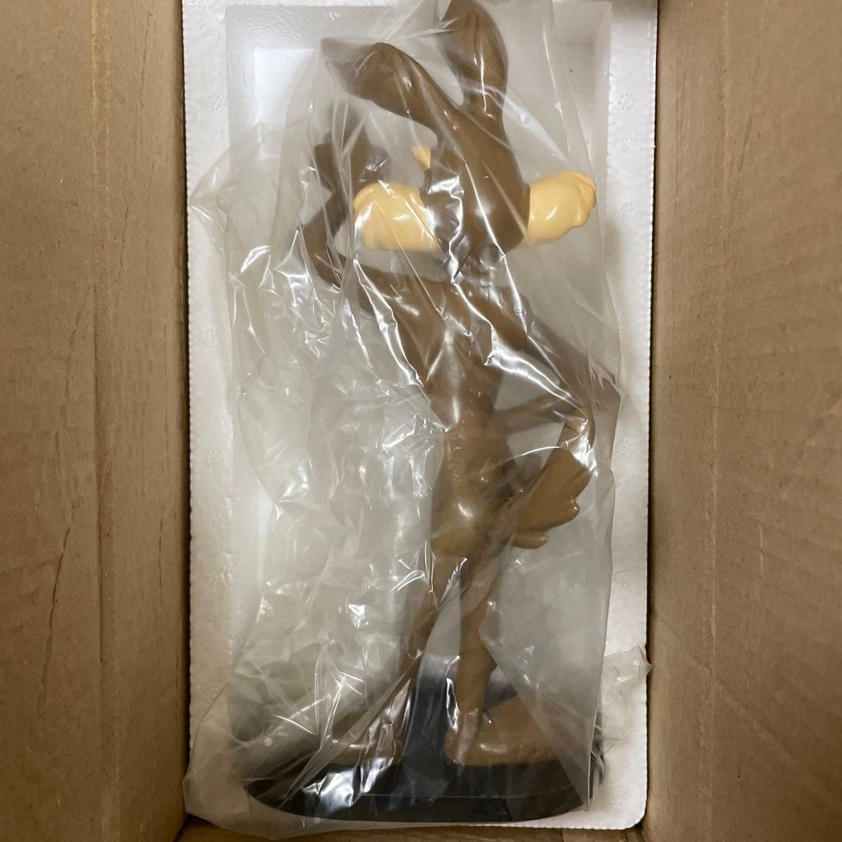 【訳あり】ワイリーコヨーテ　特大フィギュア Amazon.co.jp: ルーニーテューンズ ワイリー コヨーテ