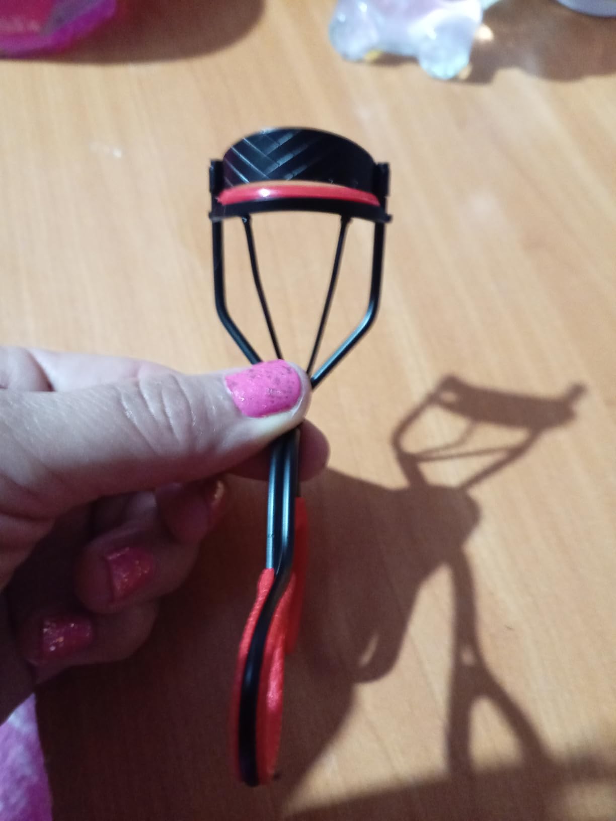 Revlon Extra Curl Lash Curler, Gives an All Day Dramatic Curl, with Finger Grips for a Non Slip Grip, Easy to Use, 1 Count