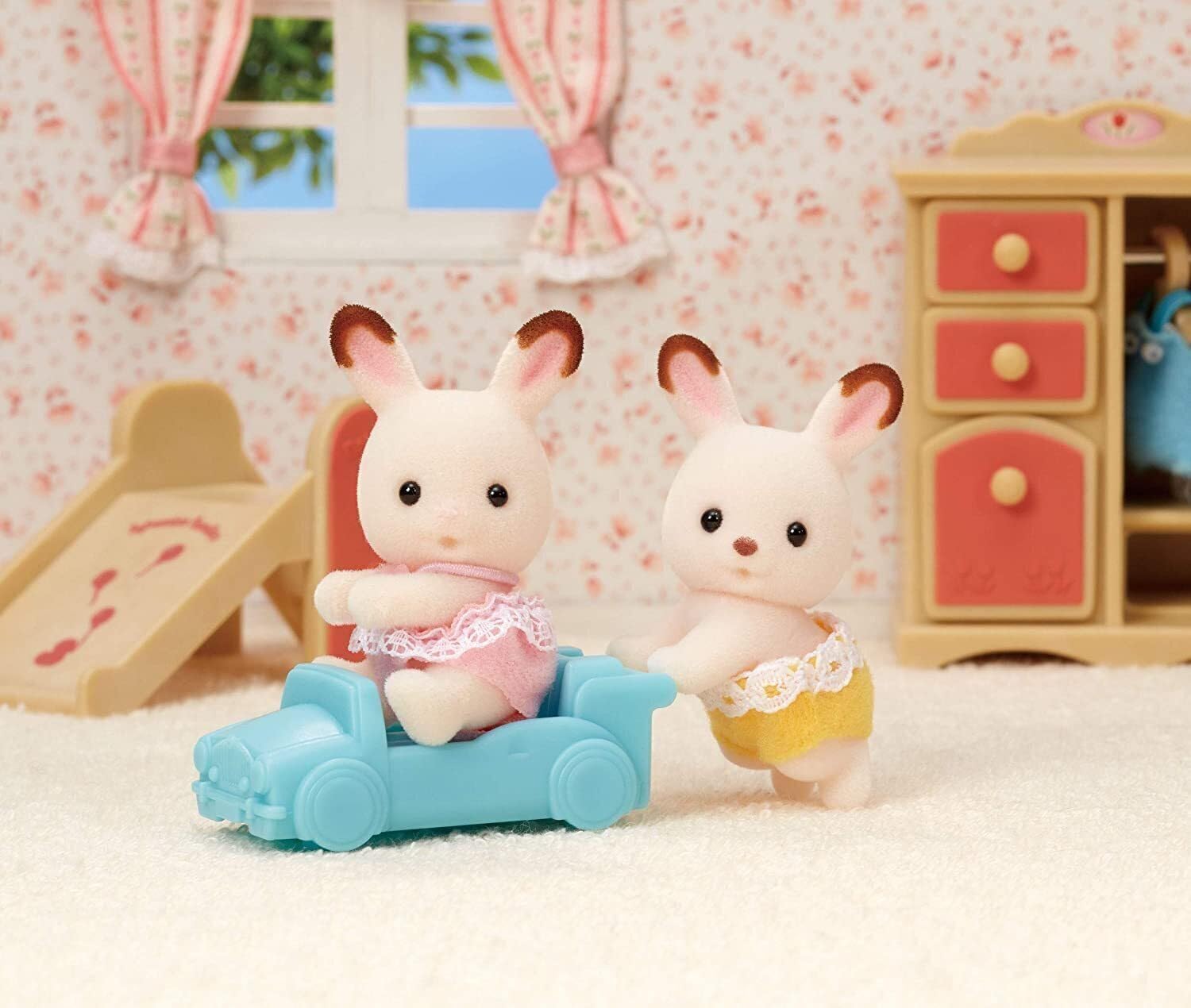 Sylvanian Families 5420 Çikolata Kulaklı İkiz Tavşan Bebekler