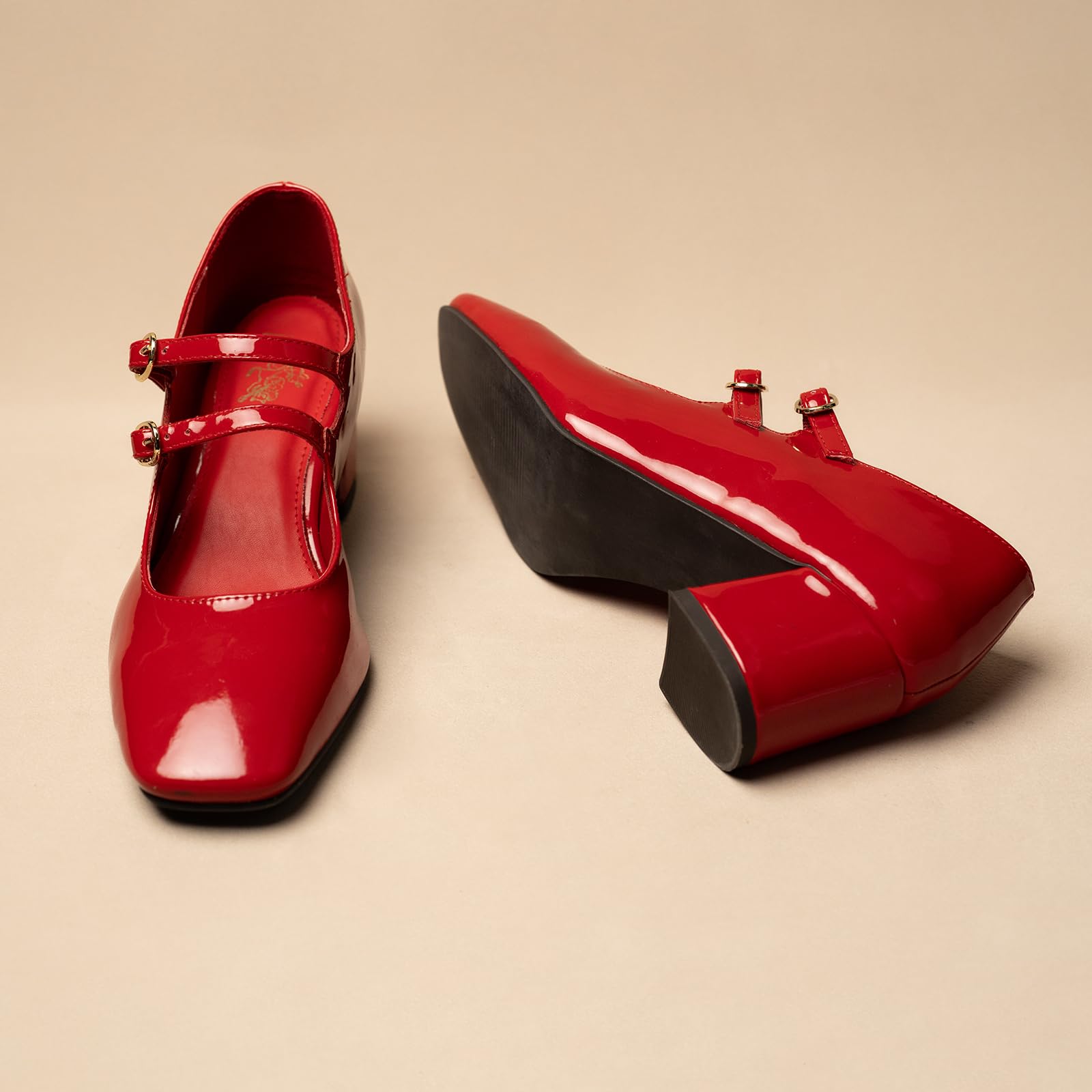 Theater Kelly MOGAMBO Red 4