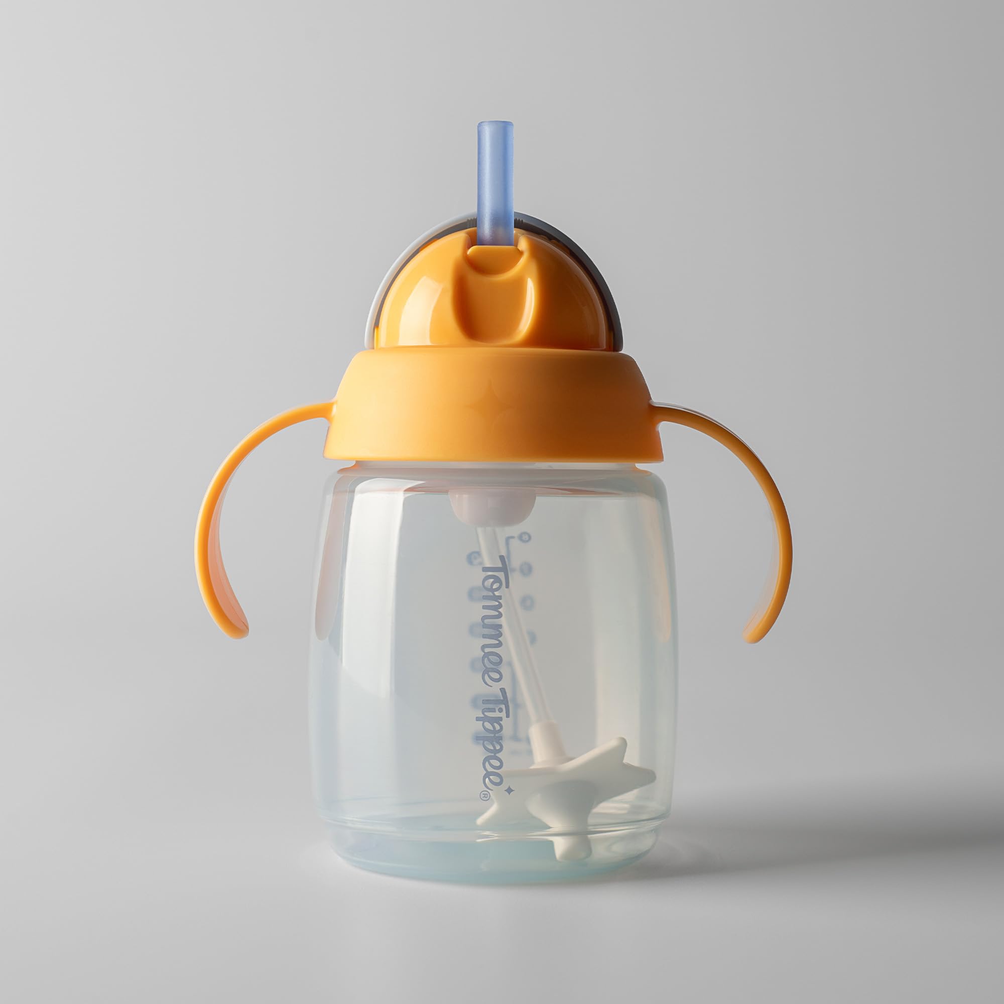 Tommee Tippee Tazza Trainer con Cannuccia, 240 ml, Agevola il Passaggio alla Tazza per i Bambini dai 6 Mesi in Su, con Cannuccia in Silicone e Manici Ergonomici, Blu e Arancione, Confezione da 2