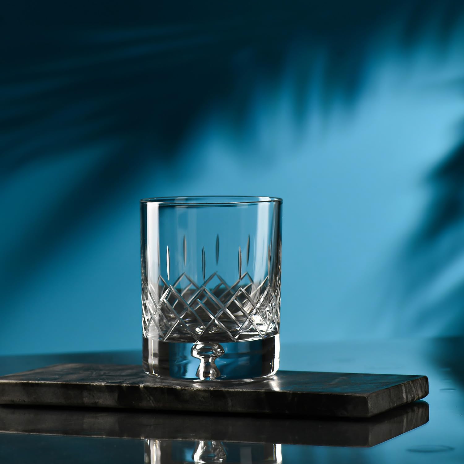 Krosno – Vasos para whisky, bourbon y escocés de 250 ml – Juego de 4 piezas – Colección Saga – Cristal tallado – Hechos a mano – Ideal como regalo