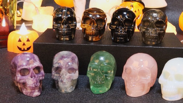 Estatua Decorativa Calavera de Ojo de Tigre 2 pulgadas miniatura 7