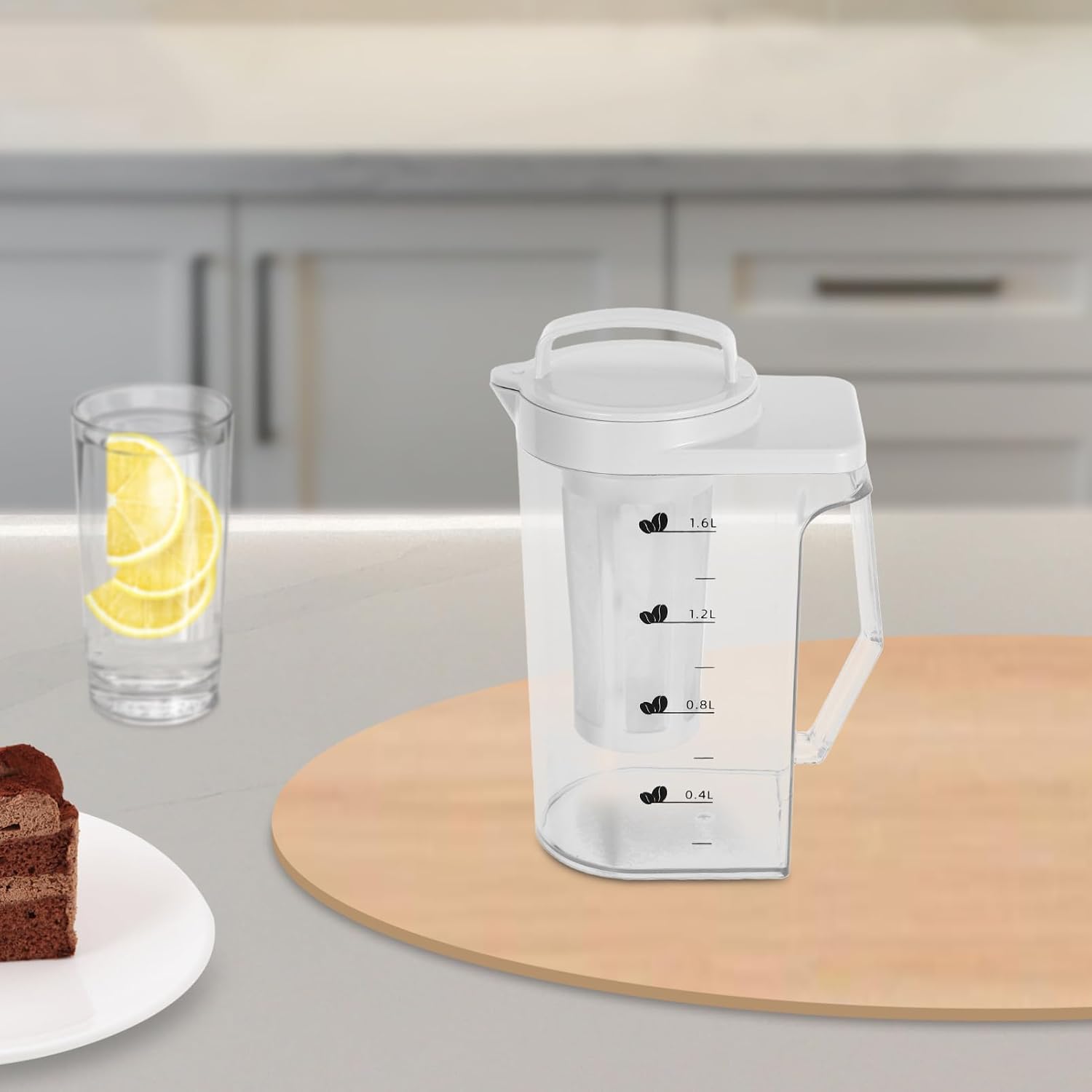 54Oz Cold Brew Pitcher with Measurement Scale Plastic Water Jug for Home Fridge Use Iced Coffee Tea Maker Cold Brew Container