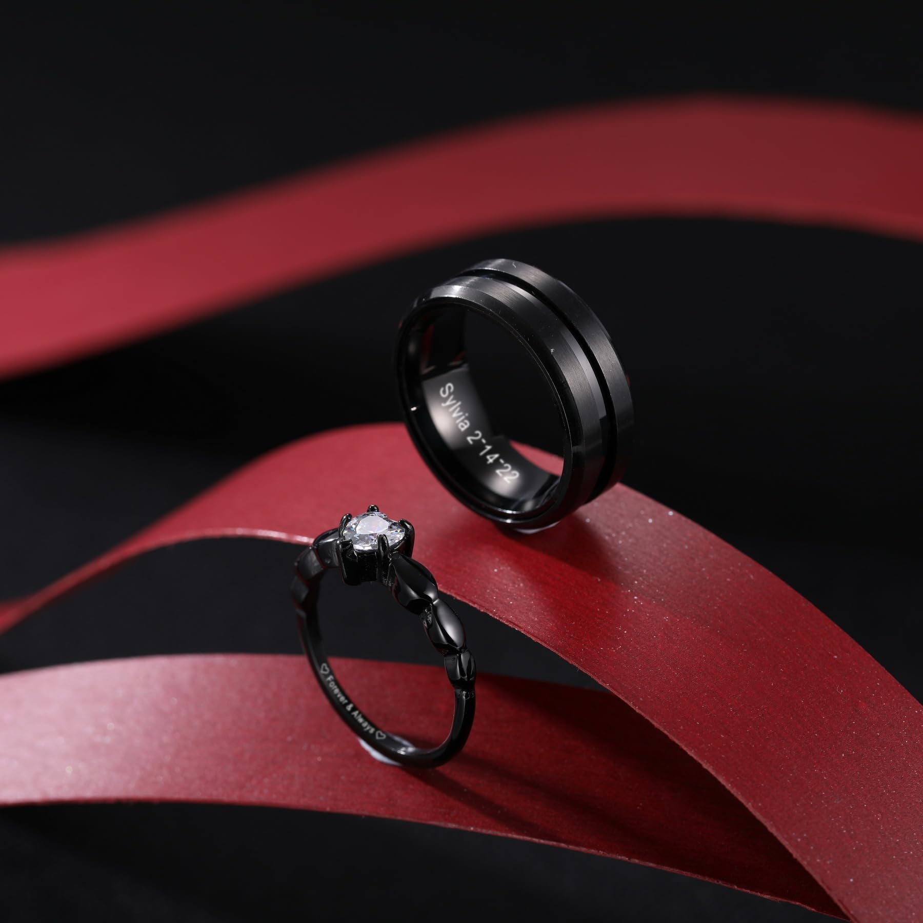 MeMeDIY Ensemble de Bagues de Couples en Acier Inoxydable Personnalisés, Noms Gravés Prometteurs de Promesses avec du Cœur, un Sac Cadeau Inclus