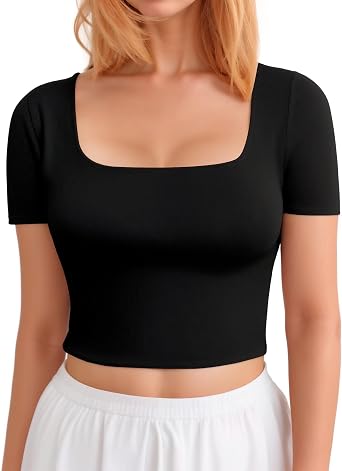 تي شيرت قصير بأكمام قصيرة ورقبة مربعة من CLOZOZ للنساء بقصّة Slim Fit الأساسية