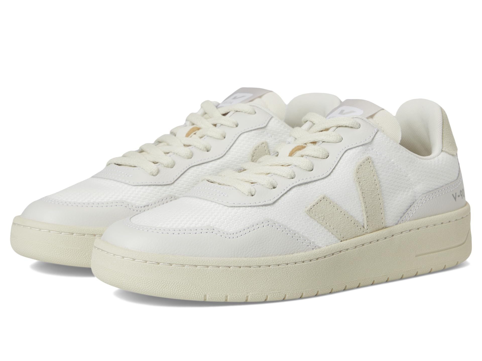 VEJA V-90 Sneaker