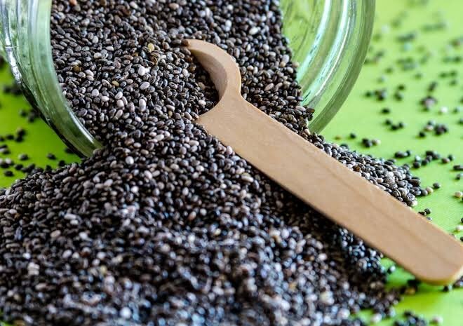 Image of Farmer's Feast Chia Seeds 1kg for Weight Management | Rich in Fiber, Protein & Calcium | Omega 3 Superfood Seeds for Weight Loss, Digestion & Healthy Diet (Pack of 1)