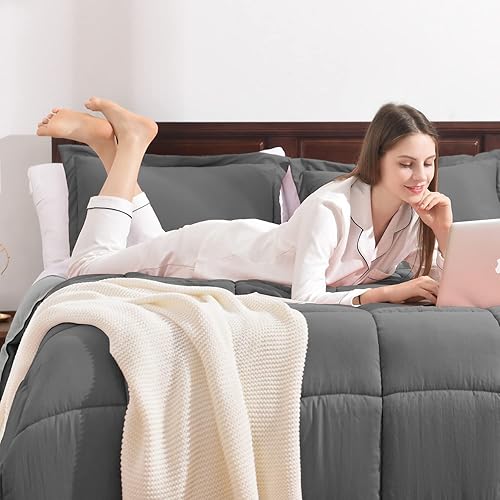 Miniatura 5 de Basic Beyond Juego de edredón tamaño King  Juego de edredón esponjoso para cama King para todas las estaciones  Juego de edredón reversible gris
