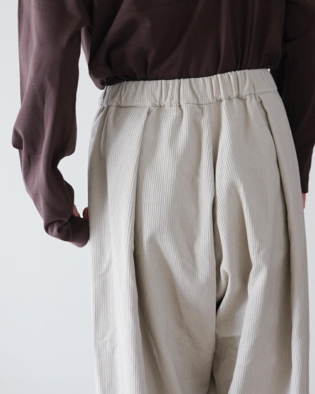 現行✨新品未使用✨エムズグレイシー クロップドパンツ リボン 伸縮性 黒 38 現行 未使用エムズグレイシー クロップドパンツ リボン 伸縮性