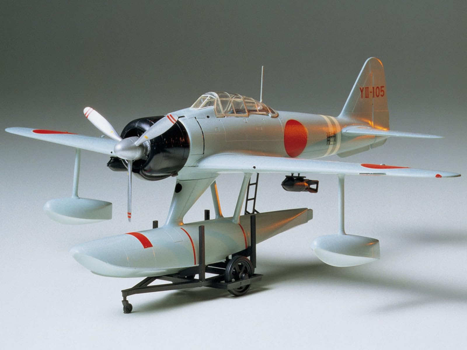 日本海軍二式水上戦闘機 タミヤ1/48完成品 Amazon | タミヤ 1/48 傑作機シリーズ No.17 日本海軍 二式水上