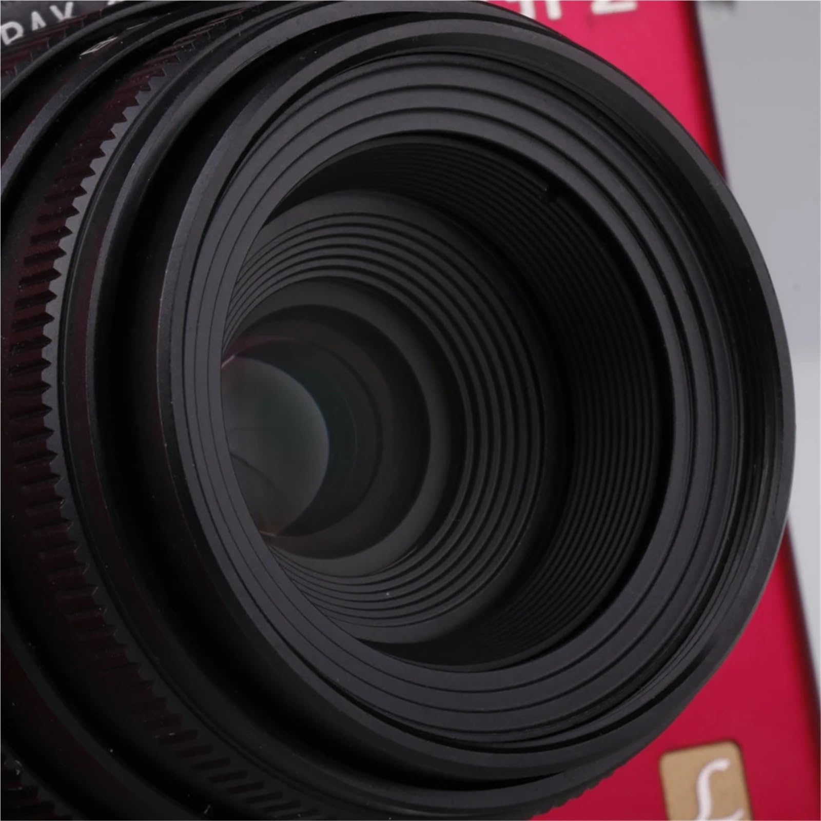 【訳あり・希少】NOMINAR 25mm F0.95 Cマウント カビあり Amazon.co.jp: VoightLander 単焦点広角レンズ NOKTON 25mm F0.95