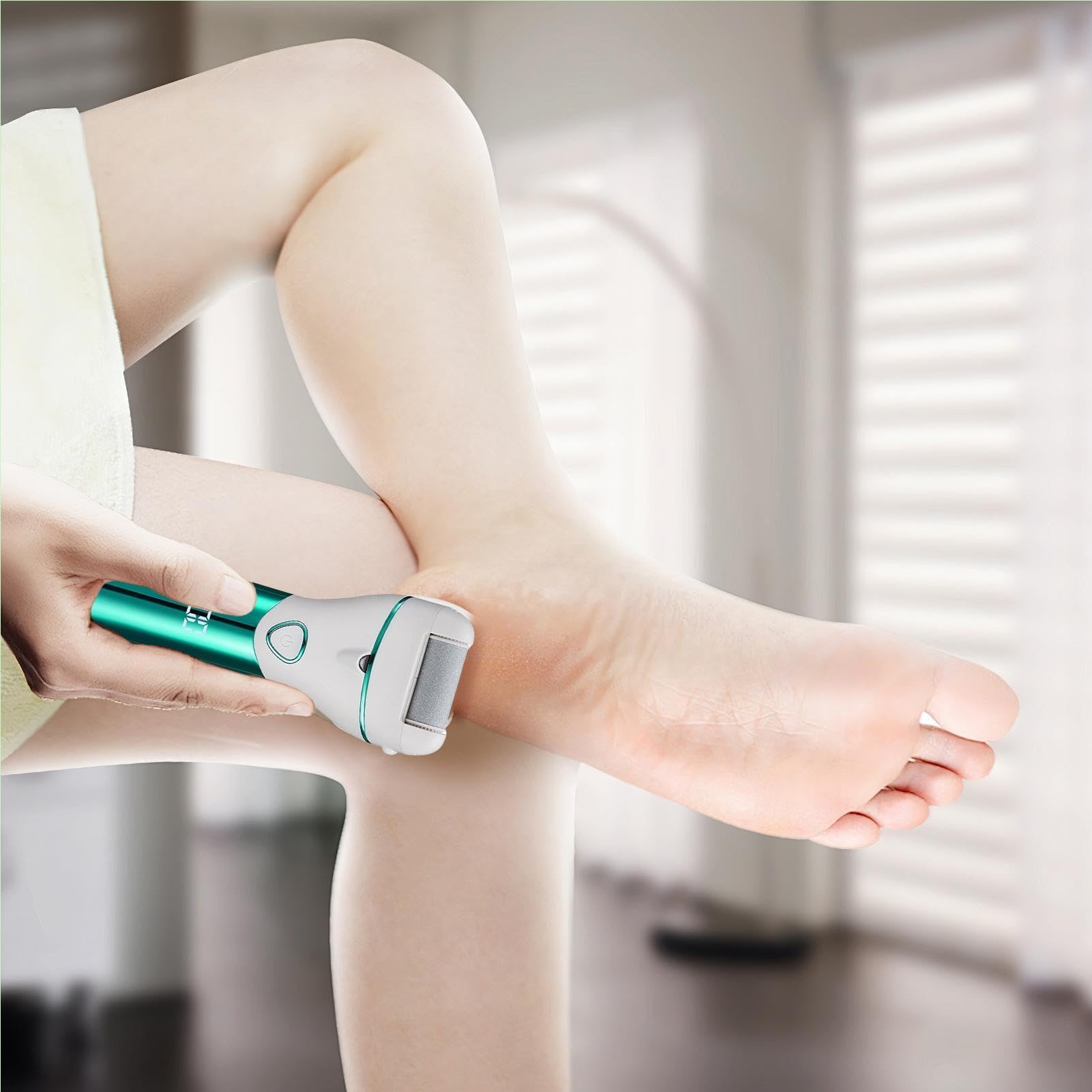 Kit Pedicure Elettrico Rimozione callosità per piedi con 3 testine abrasive | Set completo Kit completo trattamento piedi adatto a pelle dura e morta, screpolata, secca, , per donne e