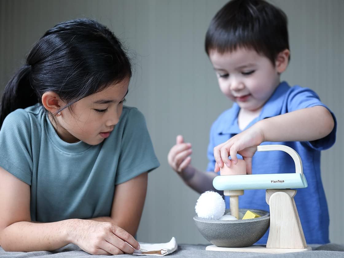 PlanToys® Wooden Stand Mixer Toy for Kids | Montessori Pretend Play Kitchen Appliance with Mixing Bowl, Egg, Butter & Flour | Toddler Baking Set & Cooking Toy for Ages 2+