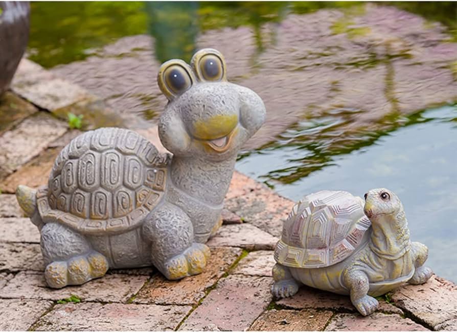 G&H Decor Tartaruga Da Giardino in Resina, 3 Tartarughe su Tronco 26cm x 16cm x 15cm, Animali in Resina per Interni ed Esterni, Dettagli Realistici, Regalo Perfetto per Amanti dei Giardini e