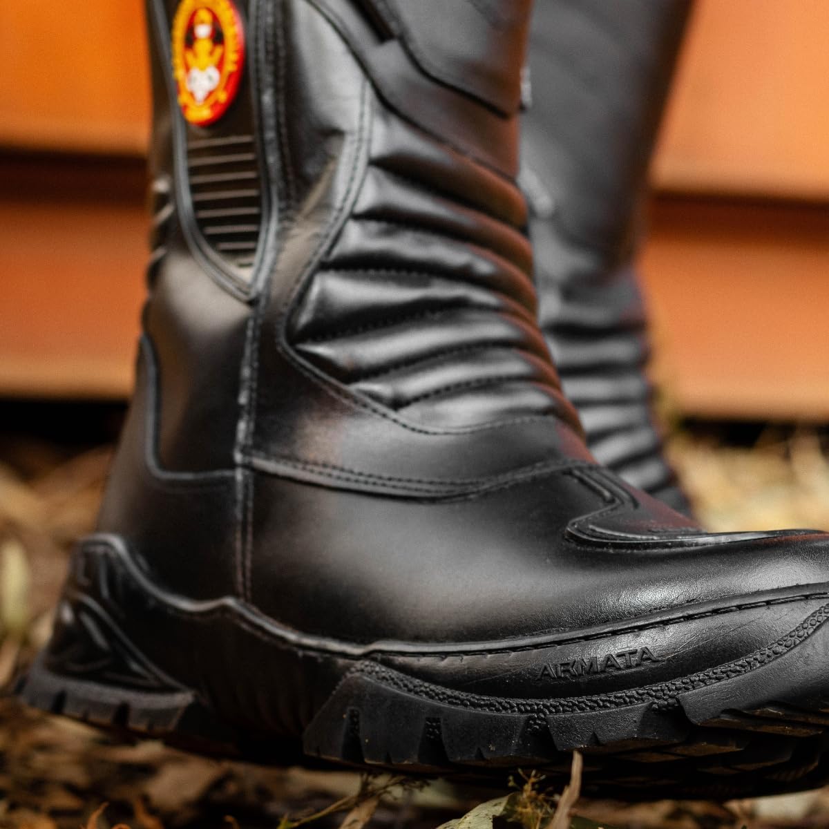 Bota Longa Coturno Militar Unisex Bombeiro Civil 100% Couro em promoção! Veja a oferta e mais achadinhos de Botas & Coturnos Masculinos 3 Hoje é o melhor dia para comprar Bota Longa Coturno Militar Unisex Bombeiro Civil 100% Couro com aquele preço maroto! Promoção! Aproveite a oferta! 3