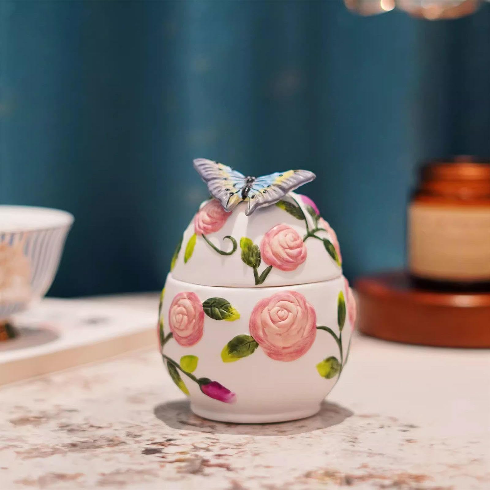 urna dla zwierząt, Ręcznie malowana ceramiczna urna pamiątkowa z motylami i kwiatami