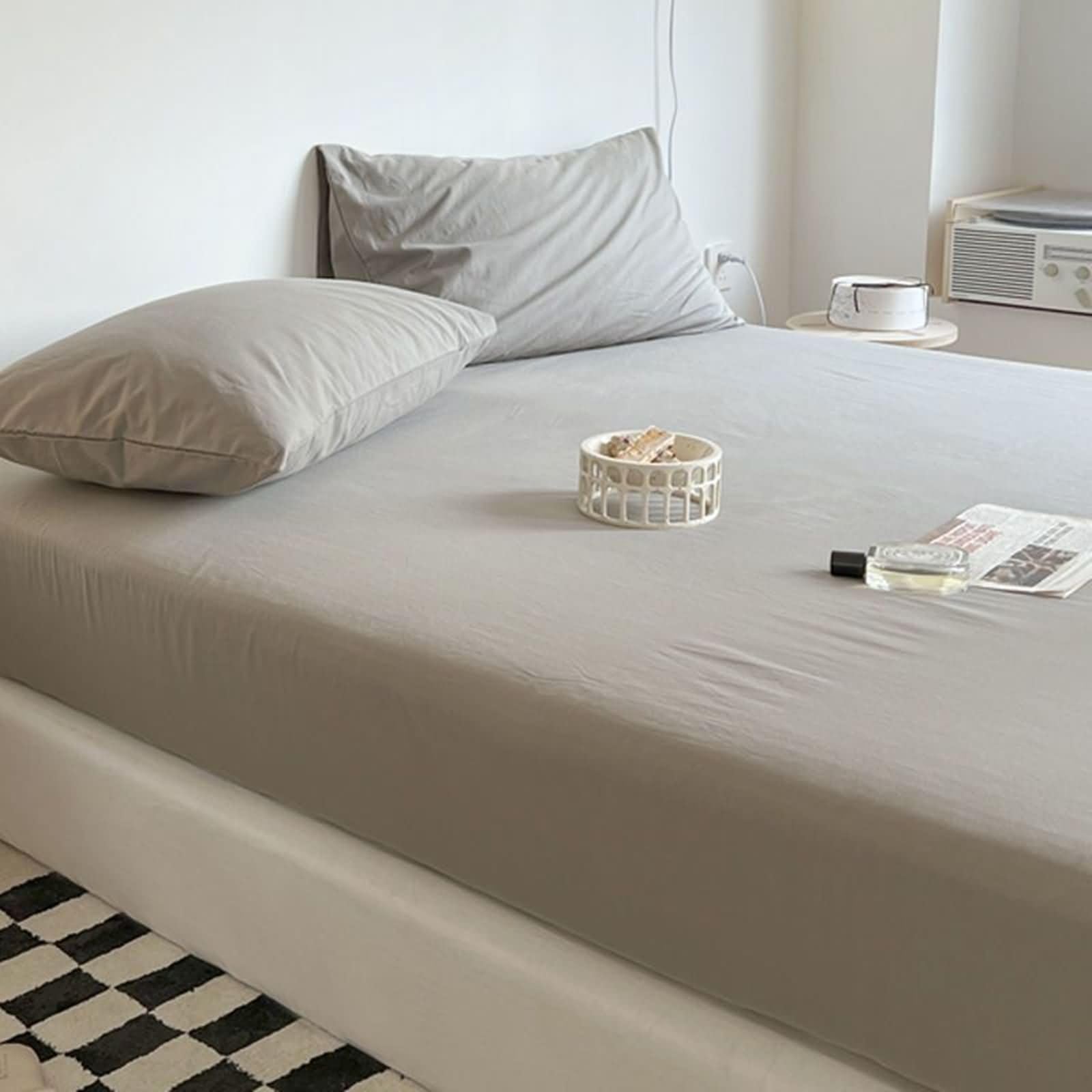 Drap housse 200x220cm gris clair pour une chambre moderne