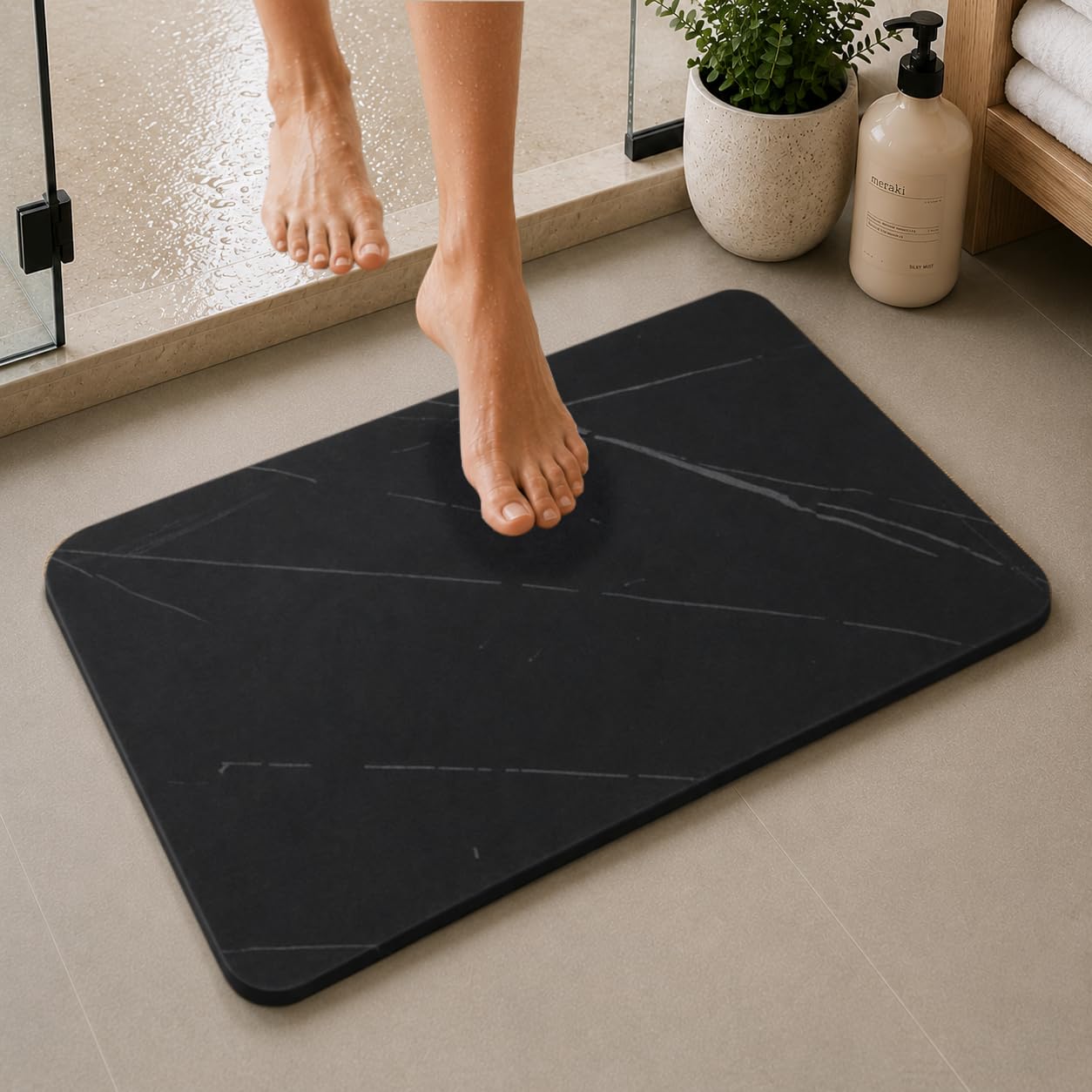 Maxura Alfombra Diatomita Baño 60x40 cm – Alfombrilla de Piedra Diatomita Super Absorbente para Ducha, Baño y Cocina, Secado Rápido, Antideslizante y Antibacteriana - Stone Bath Mat (Negro)