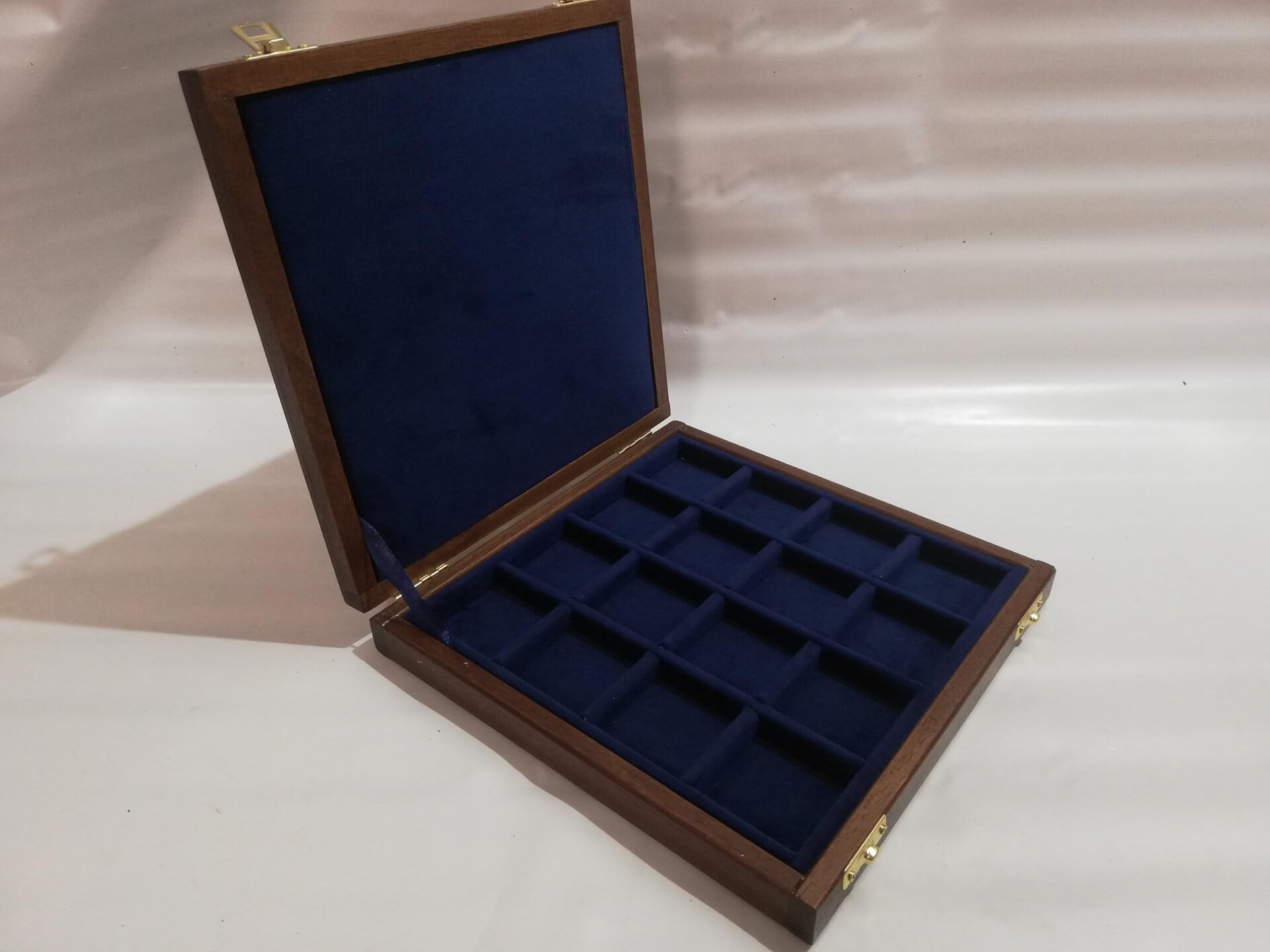 Caja para monedas y medallas de madera con terciopelo, 16 compartimentos 40x40 mm, monetario artesanal hecho a mano, colección numismática
