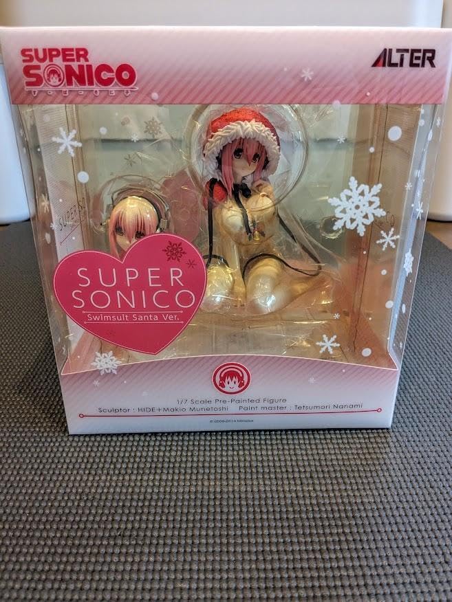 Amazon.co.jp: Alter Super Sonico Swimsuit Santa Ver. : Hobbies
