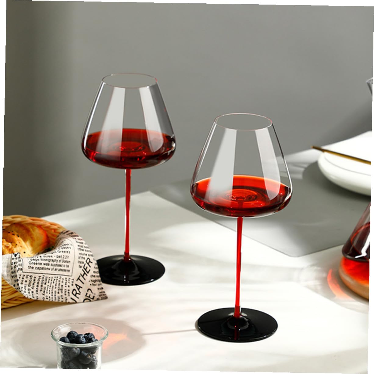 STOBAZA 2 Stück Zweiteiliges Halloween Weinglas Rotwein Gläser mit Vampirmotiv Langlebige Glas Goblets für Party Fest und Zuhause Stilvolle Bar Trinkbecher in Schwarz und Rot