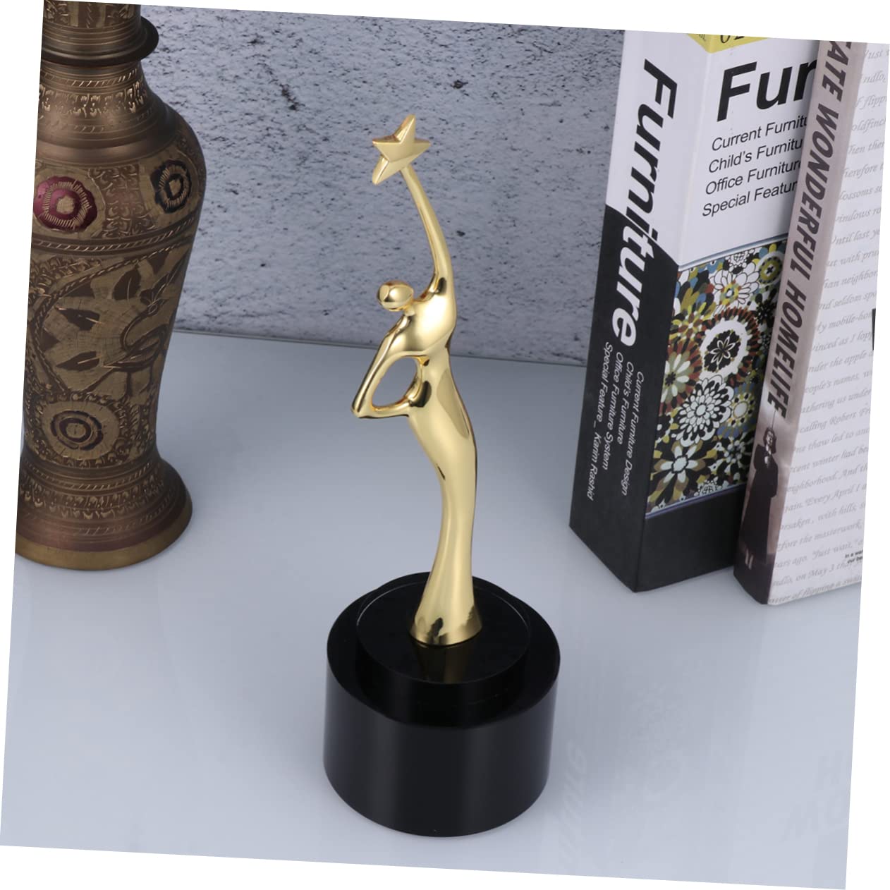 VANZACK Goldener Siegerpokal aus Metall und Kristall für Kinderpartys als Auszeichnungstrophäe mit Zinklegierung und Festlichem Design