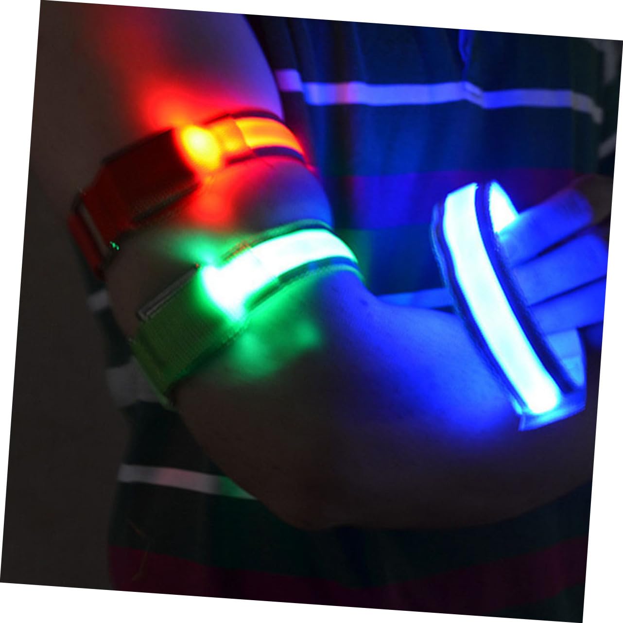 2 Ensembles Bracelet LED Réfléchissant avec Armbands Remplaçables pour Course Randonnée Cyclisme Activités Plein Air Couleurs Aléatoires Couleur 6 Pièces * 2