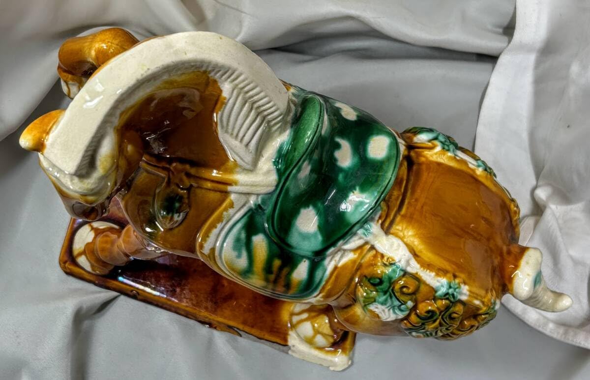 陶器製馬の置物 4体セット中国洛陽美術陶器 唐 三彩 馬置物・人形 陶器製馬の置物 4体セット中国洛陽美術陶器 唐 三彩 馬置物