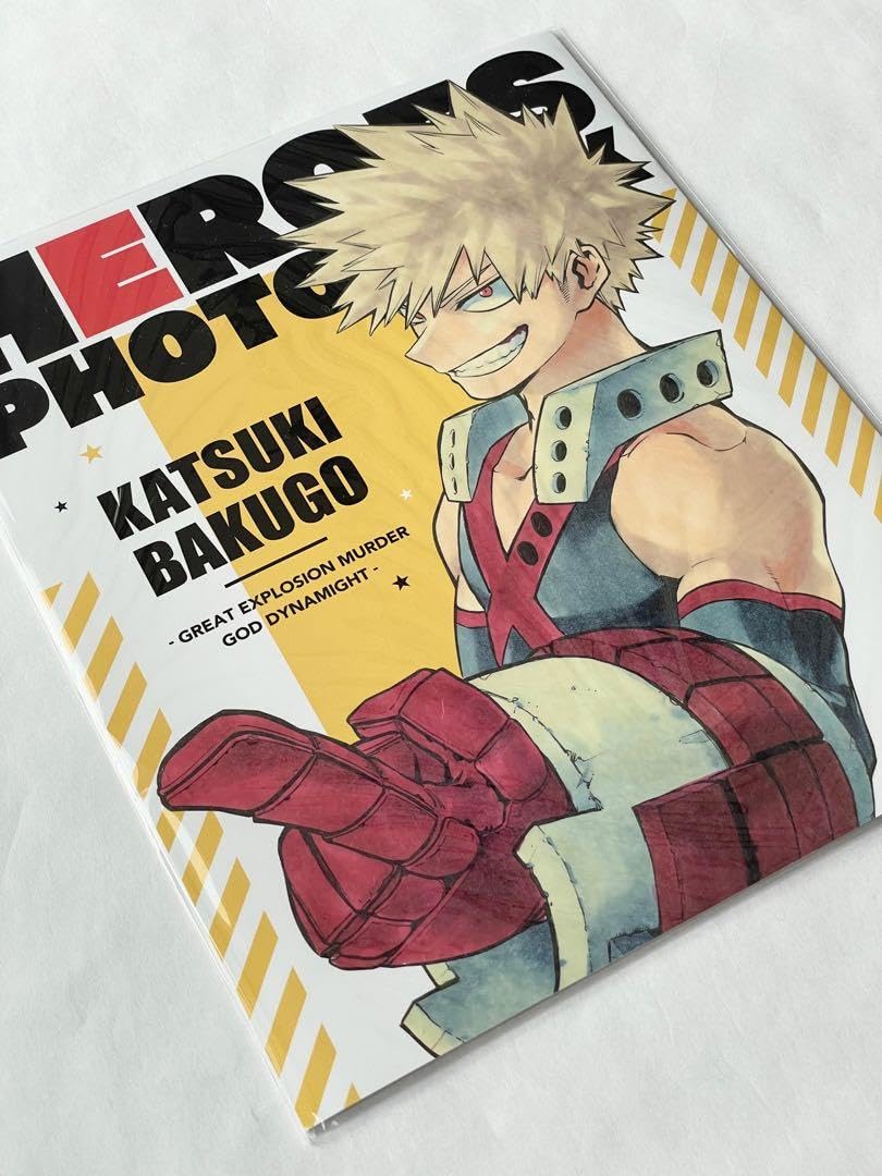 Amazon.co.jp: ヒロアカ展 爆豪勝己 フォトブック 箔押しポストカード