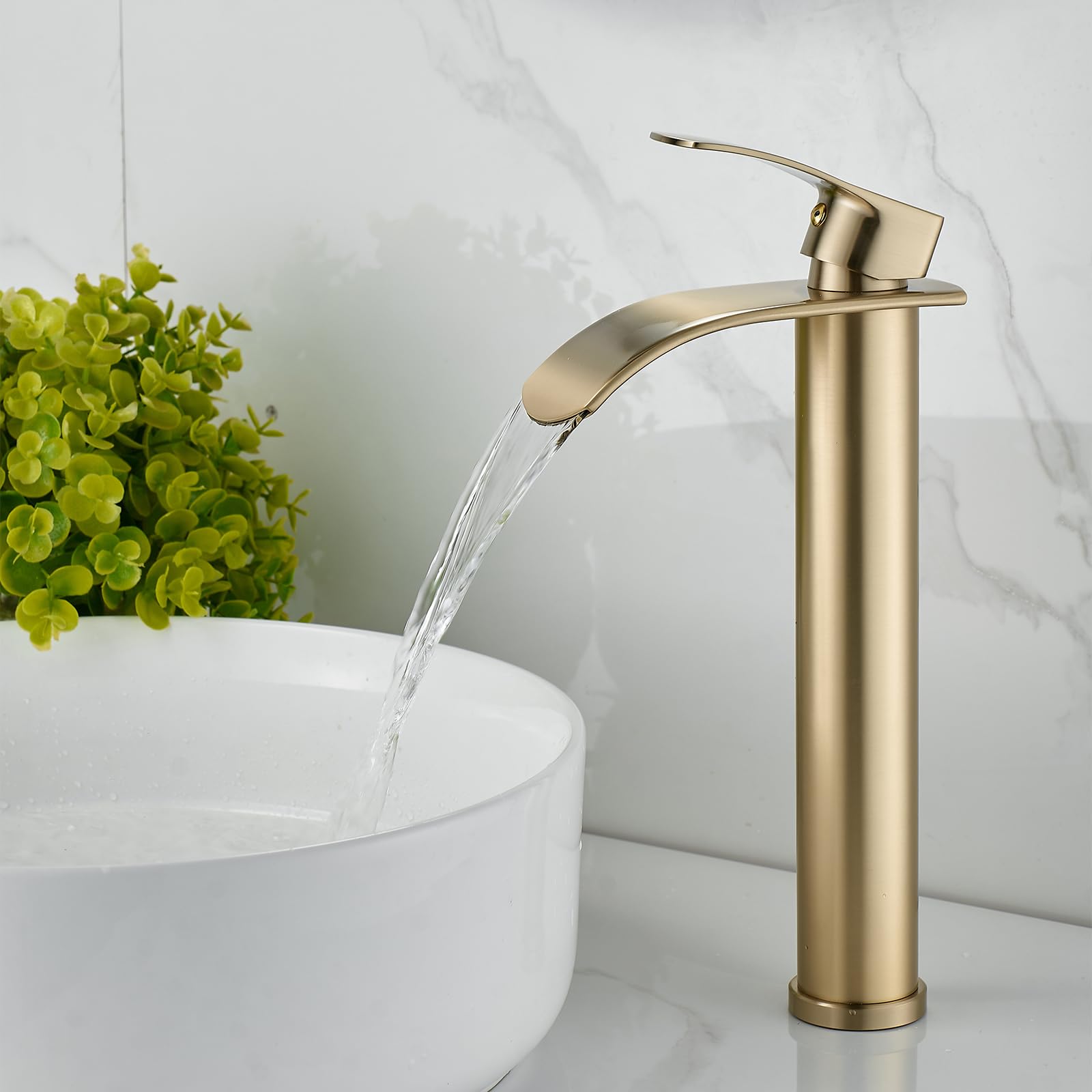 Moderno grifo de cocina cascada, caño alto en oro cepillado, cuerpo de latón con conexiones de 3/8", monomando para lavabo