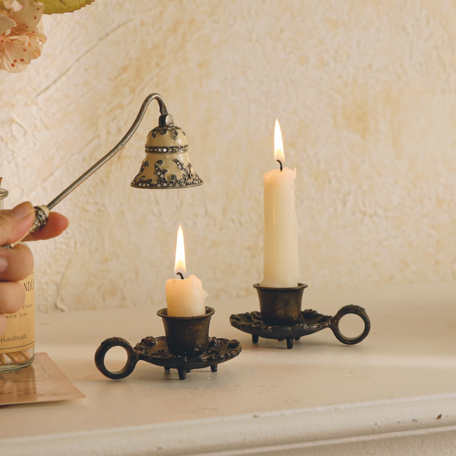 Set di 3 portacandele Babbo Natale yoga in resina rossa e grigia H10