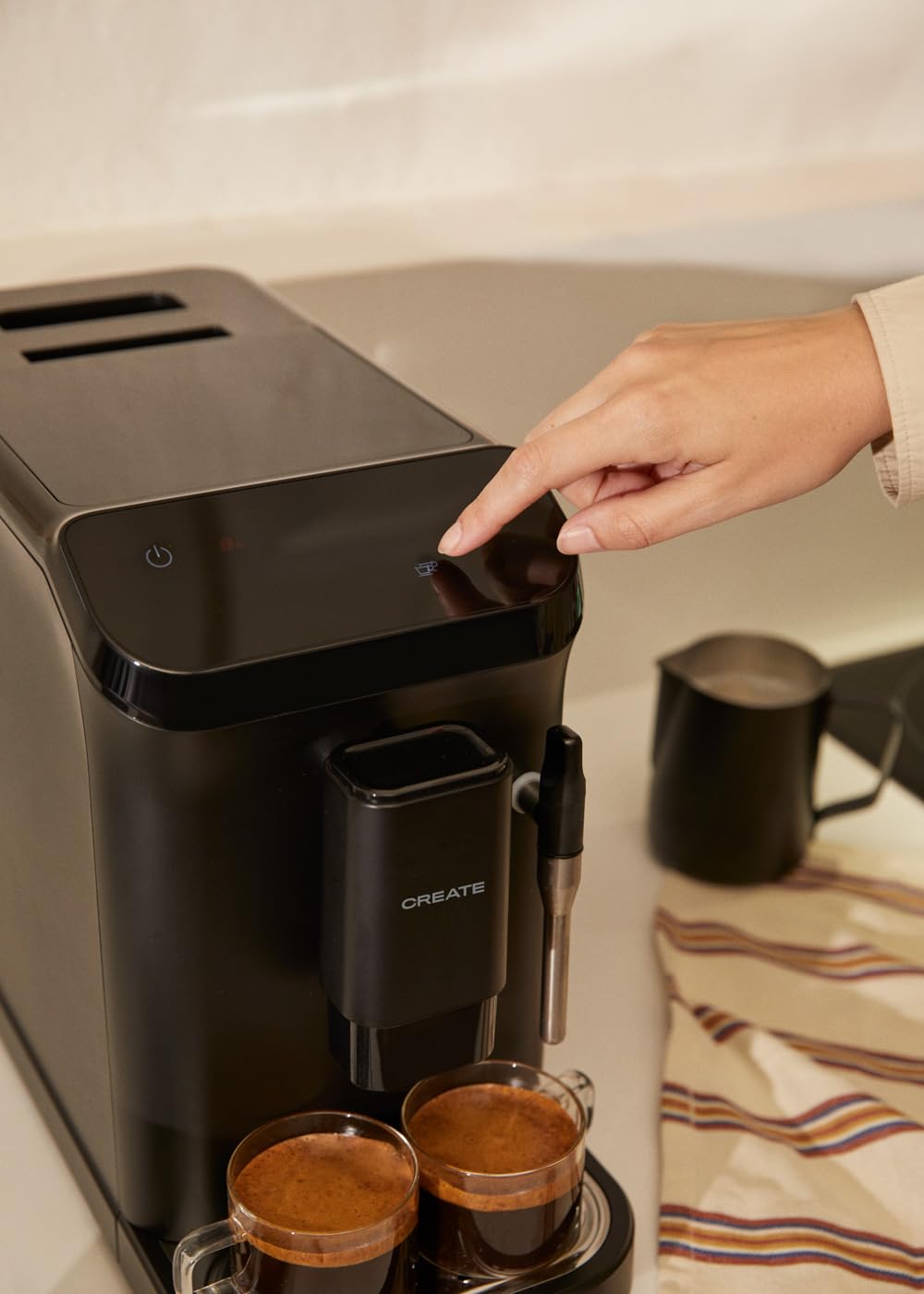 CREATE / THERA MATIC TOUCH/Kaffeevollautomat in Schwarz / 20 bar, 1.5L Tank, 180g Bohnenbehälter, Dampfarm, Touch-Bedienfeld, Selbstreinigungsfunktion, 1350W