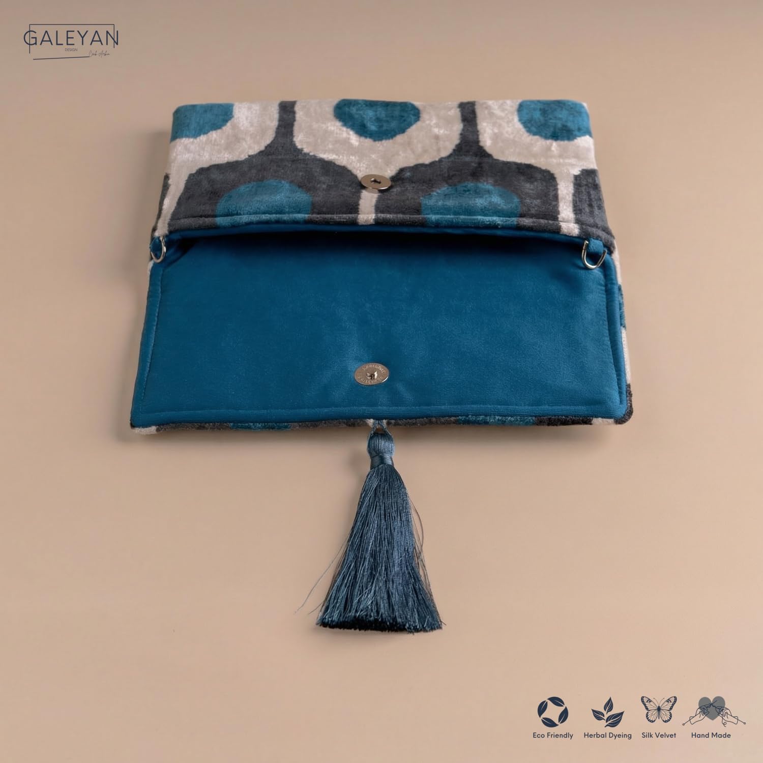 Bolso Ikat de terciopelo de seda hecho a mano, estilo sobre, diseño bohemio, patrón étnico, opción de correa de cadena, bolso de mano de fiesta de noche, bolso de mano de alta calidad, color