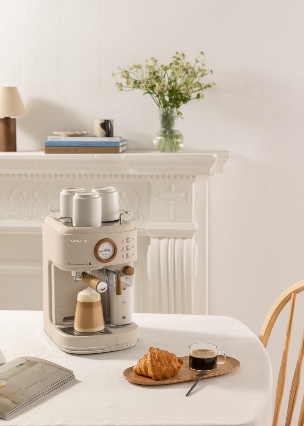 CREATE / THERA RETRO PRO/Caffettiera Express semiautomatica Sabbia / 20 bar, serbatoio latte, vassoio antigoccia, due uscite, capacità 1,5 l, per caffè macinato, 1250 W