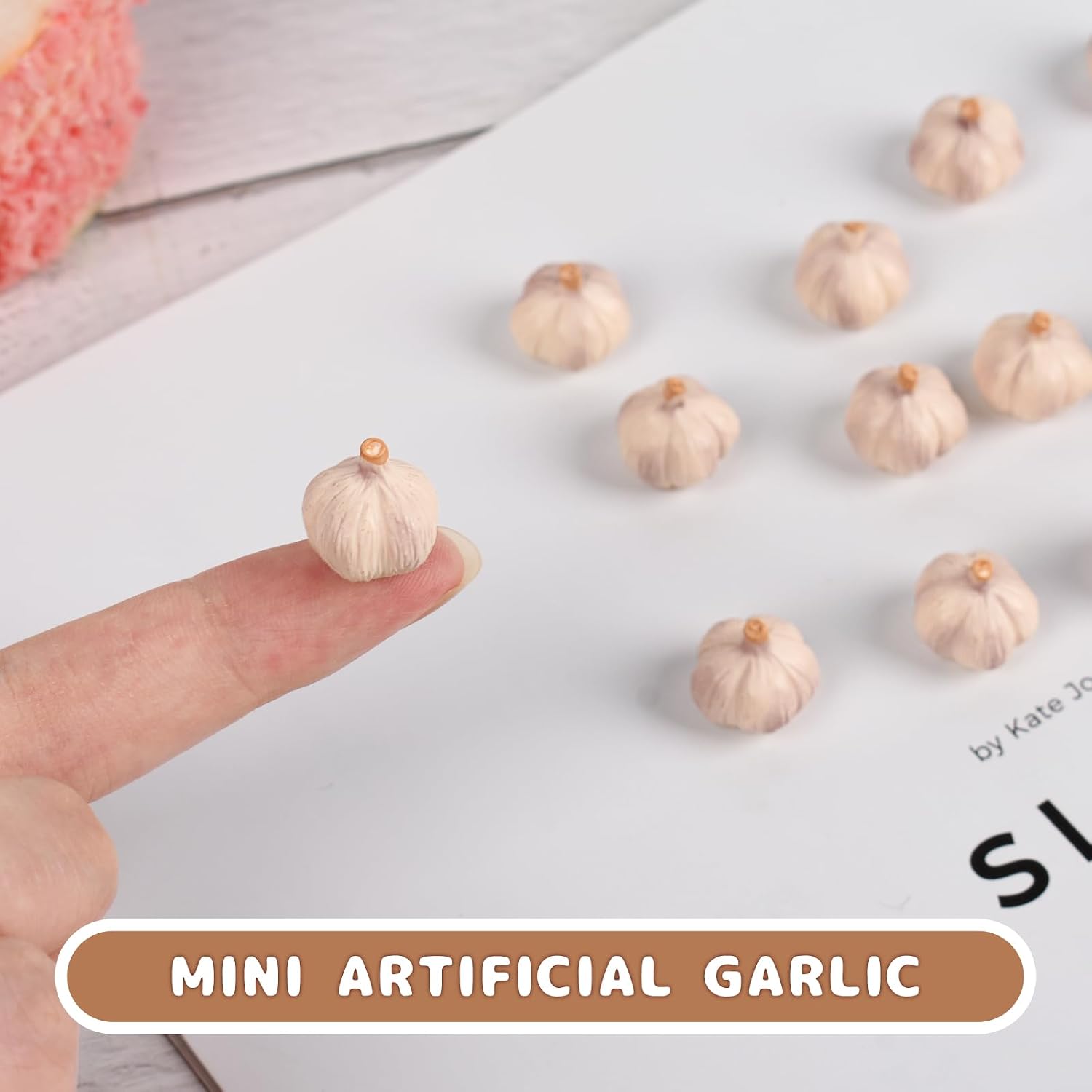 50PCS Mini Resin Lifelike Garlic for Home Photo Party Decor, 0.55in | Realistic Tiny Vegetable Statues Indoor Outdoor DIY Crafts Kitchen Tabletop Miniature Props Party Favors