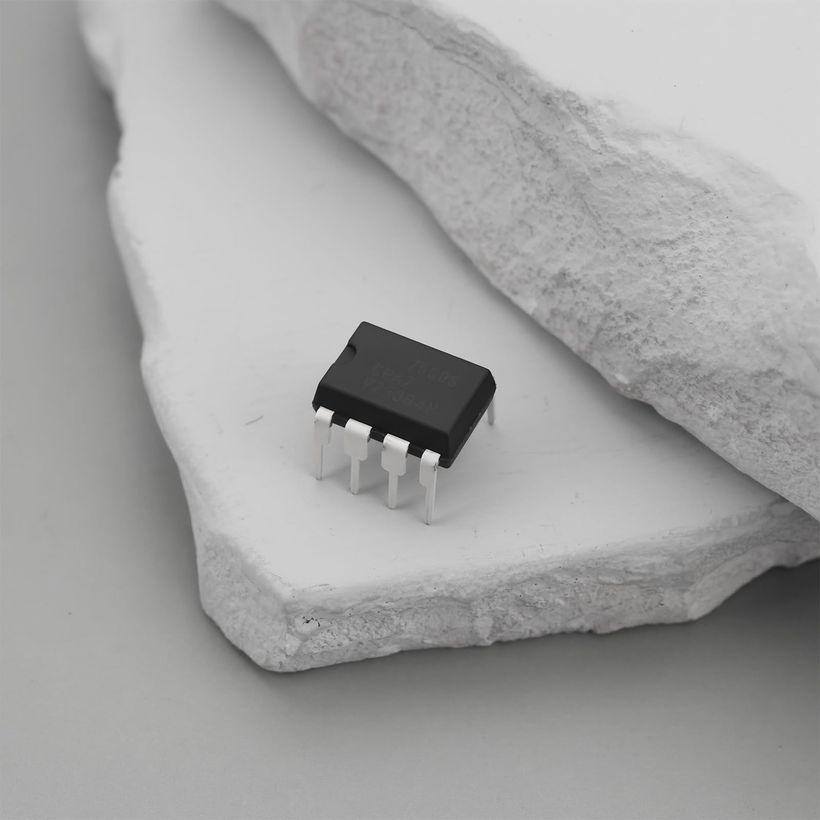 ECSiNG 10Pcs ICL7660 ICL7660S ICL7660SCPAZ CMOS Convertitore di tensione IC PDIP-8 per efficiente