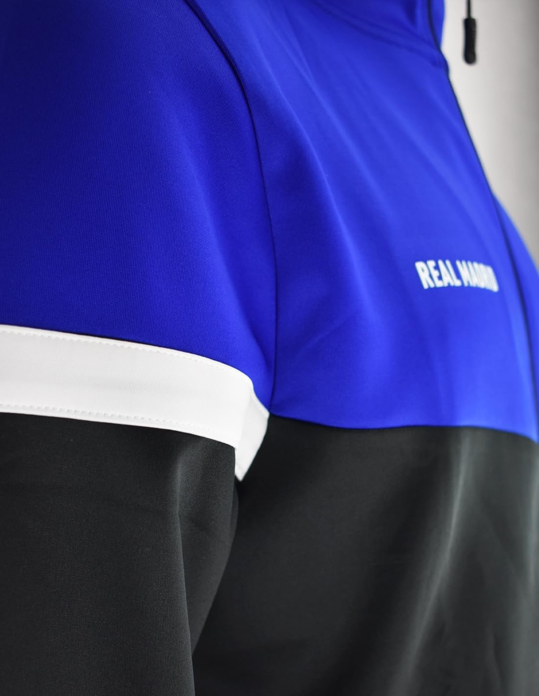 Real Madrid Chándal Azul Imperial Nº28 Unisex Niño - Producto con Licencia - 100% Poliéster - Talla 10 Años