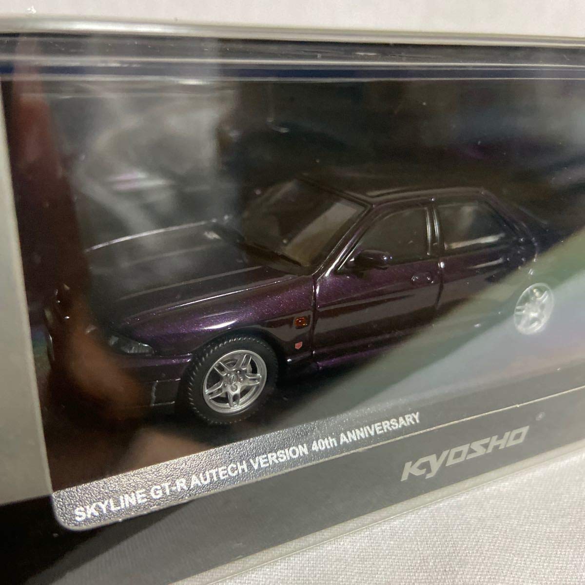 1/43 スカイラインGT-R R33 オーテック40周年記念モデル Amazon | 1/43 京商 スカイライン GT-R (R33) 4ドア オーテック