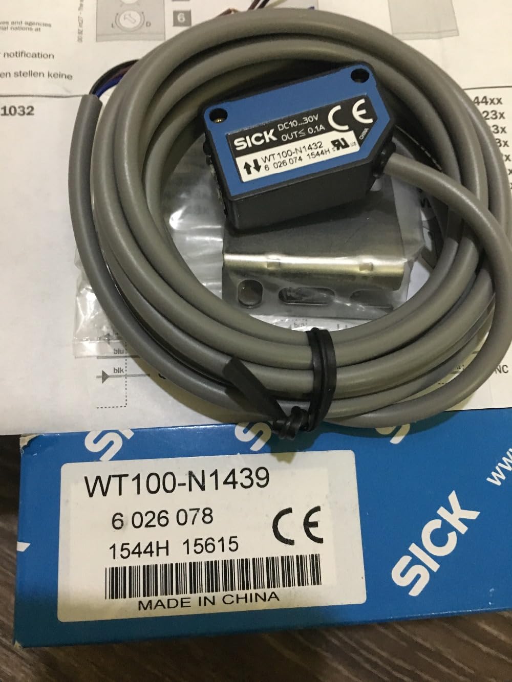 WT100-2N1439 replace Sick photoelectric switch reflex sensor wt100-n1432 DC10-30V